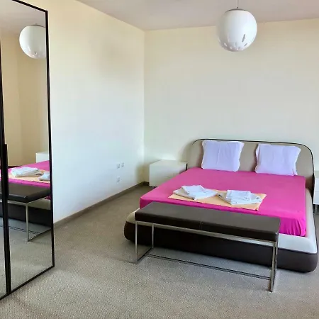 Apartment In Peter House *
