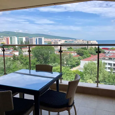 Apartment In Peter House