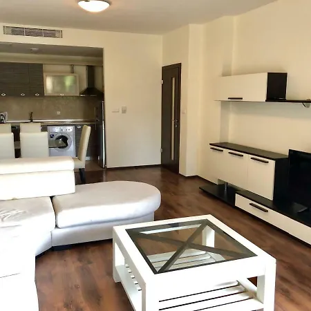 Apartment In Peter House *