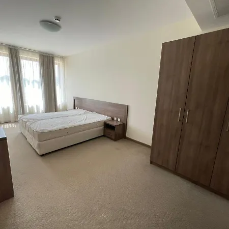 Appartement In Peter House